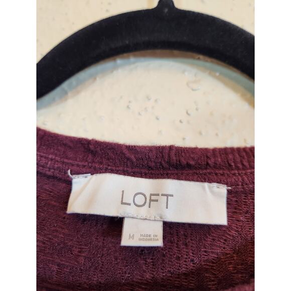 LOFT Women's Burgundy Red Textured Ruffle Shoulder Blouse‎ Top Size Medium - Picture 3 of 6